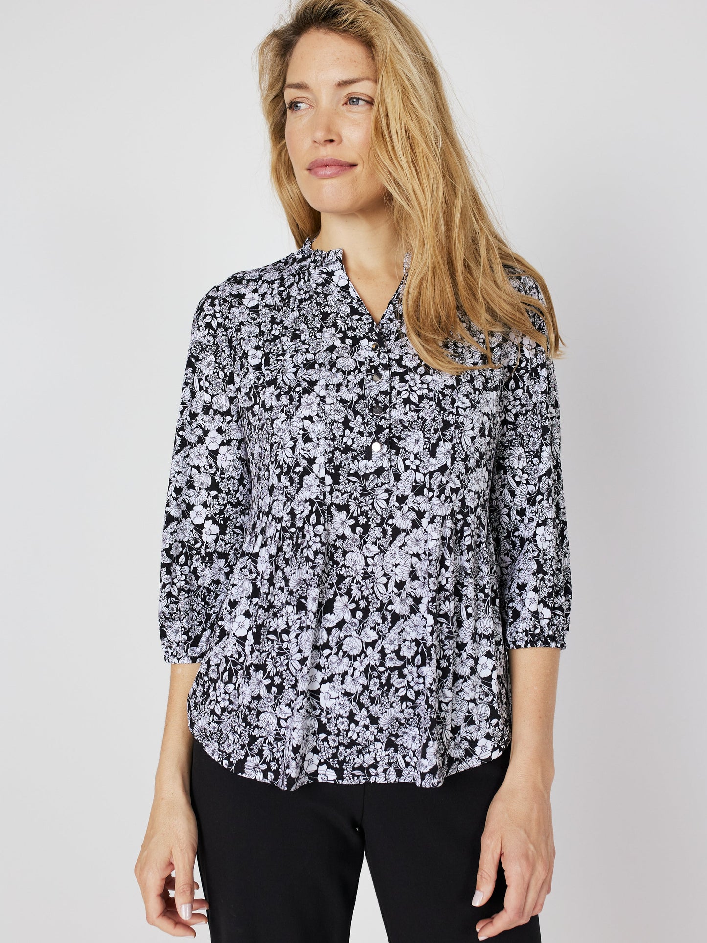 Roz & Ali Floral Ruffle Neck Popover