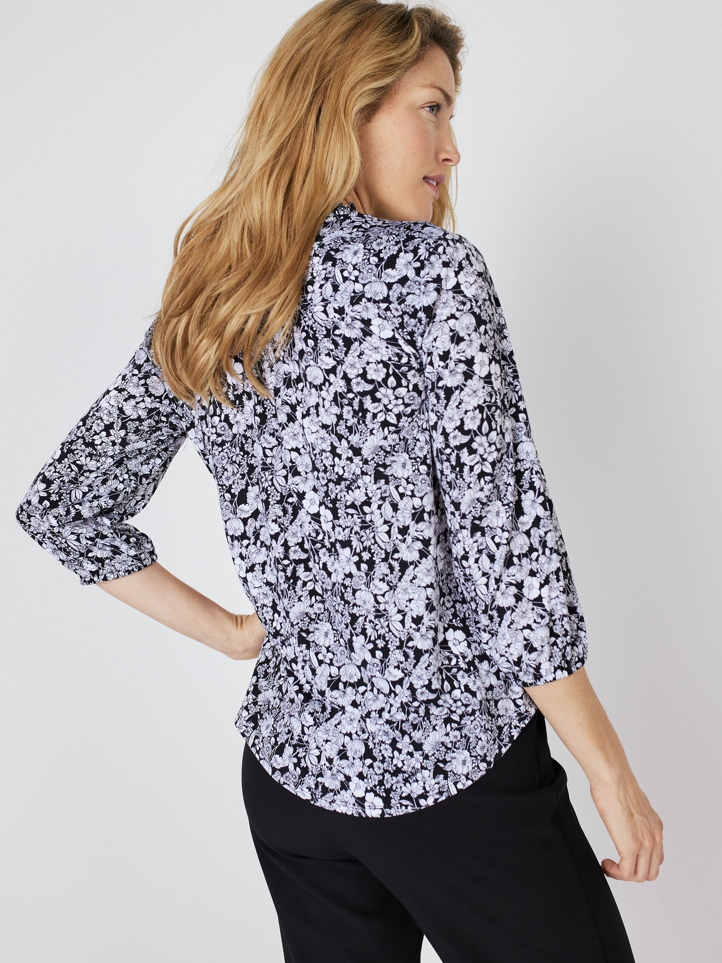 Roz & Ali Floral Ruffle Neck Popover