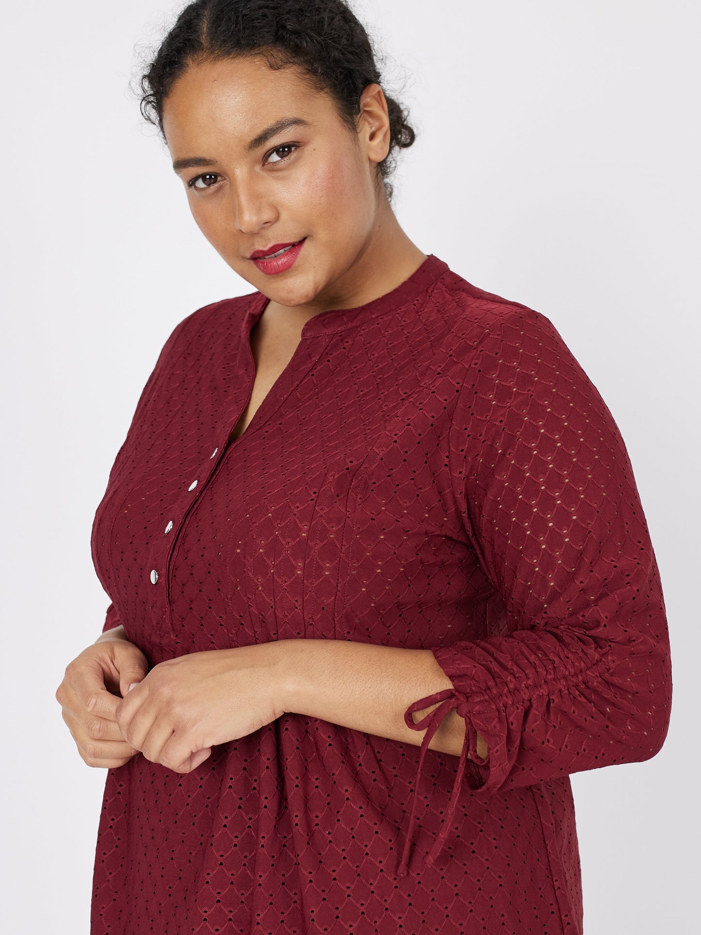 Roz & Ali Red Eyelet Tie Sleeve Popover - Plus