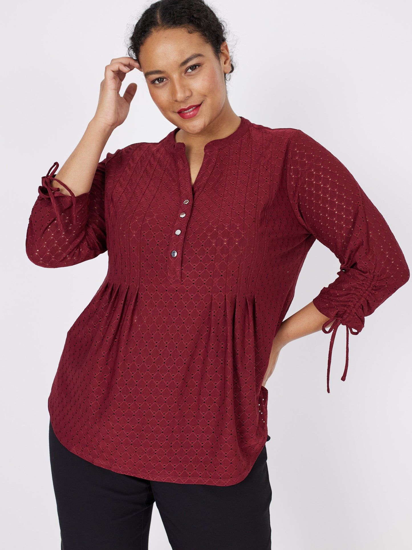 Roz & Ali Red Eyelet Tie Sleeve Popover - Plus