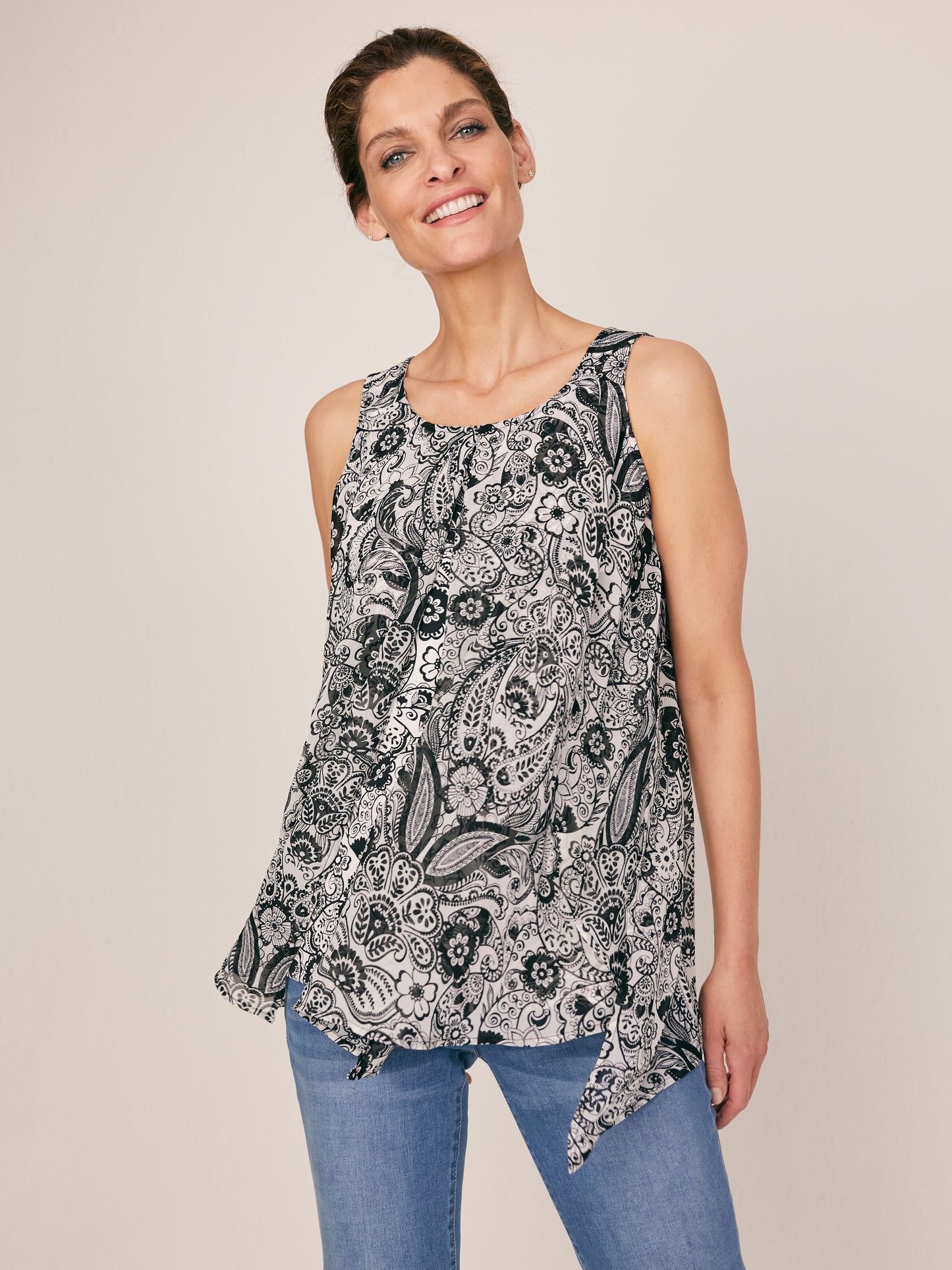 Roz & Ali Sleeveless Paisley Layered Popover