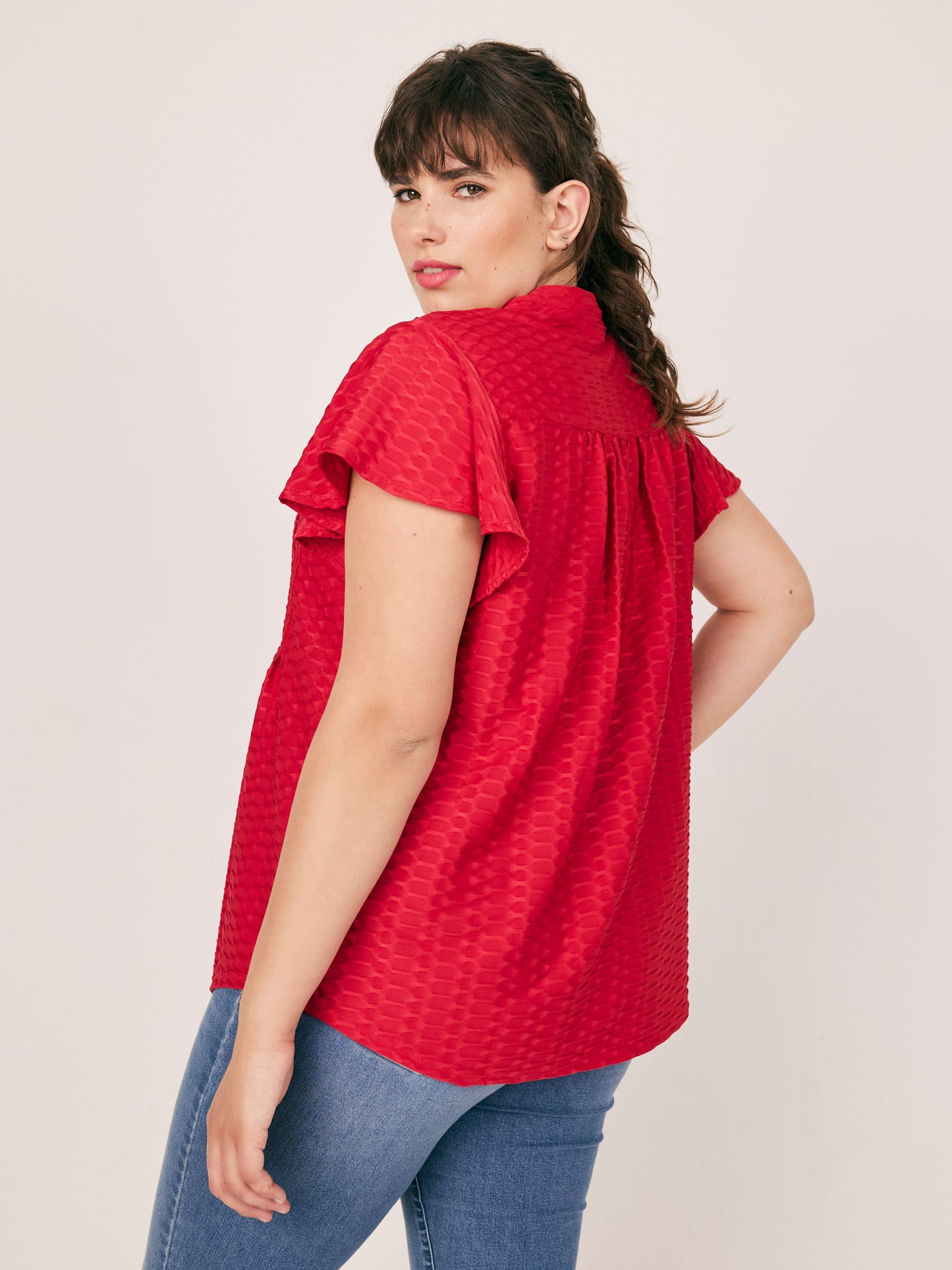 Roz & Ali Cap Flutter Sleeve Plain Popover - Plus