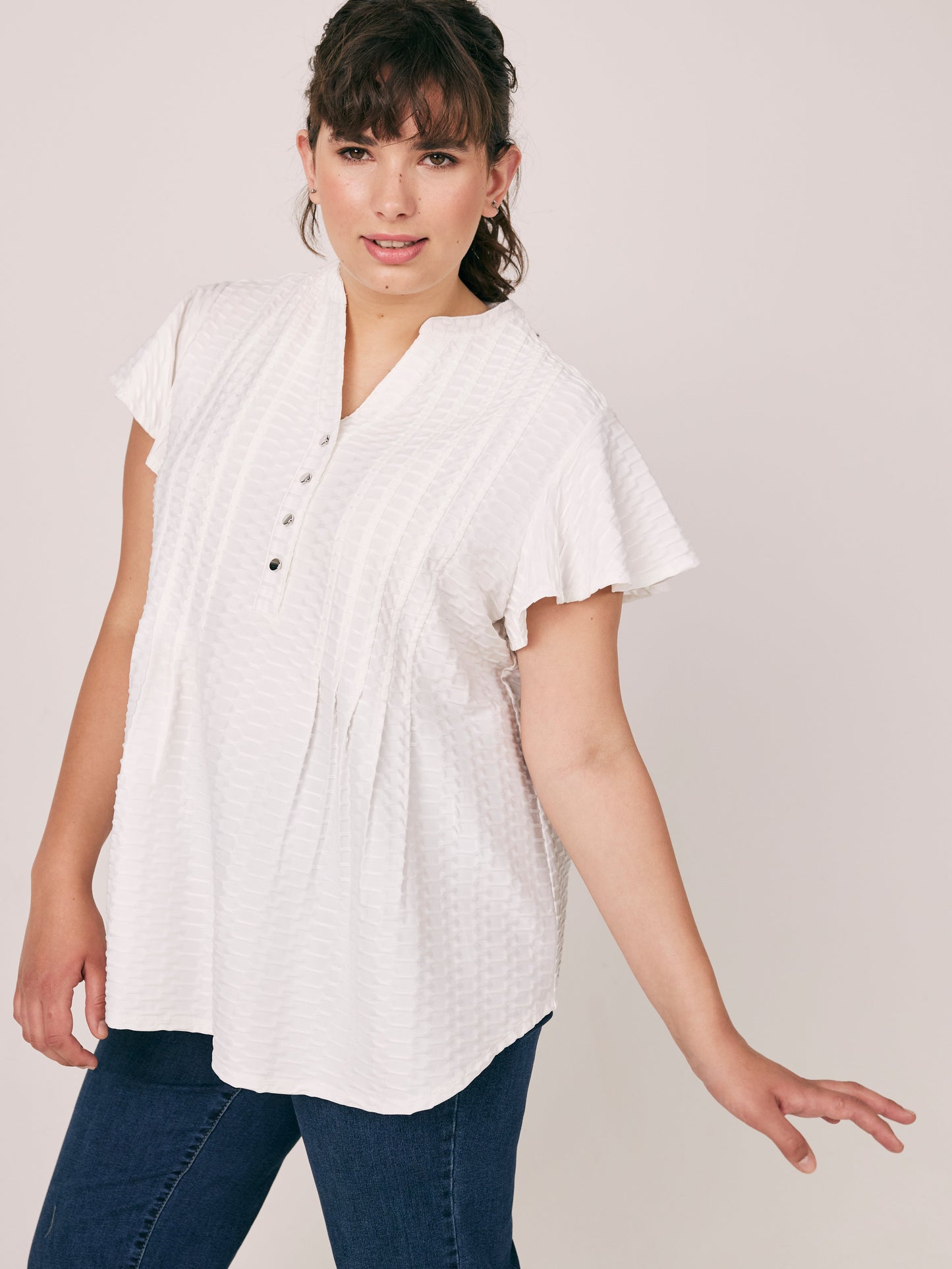 Roz & Ali Cap Flutter Sleeve Plain Popover - Plus