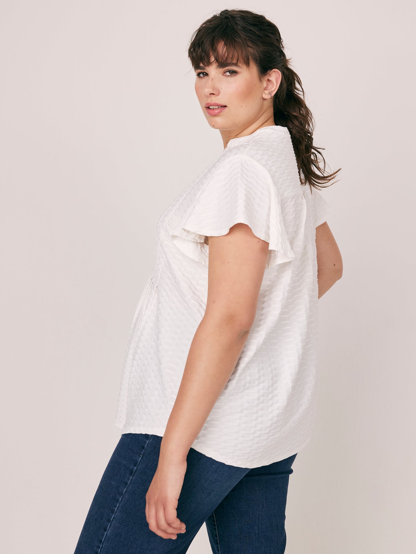 Roz & Ali Cap Flutter Sleeve Plain Popover - Plus