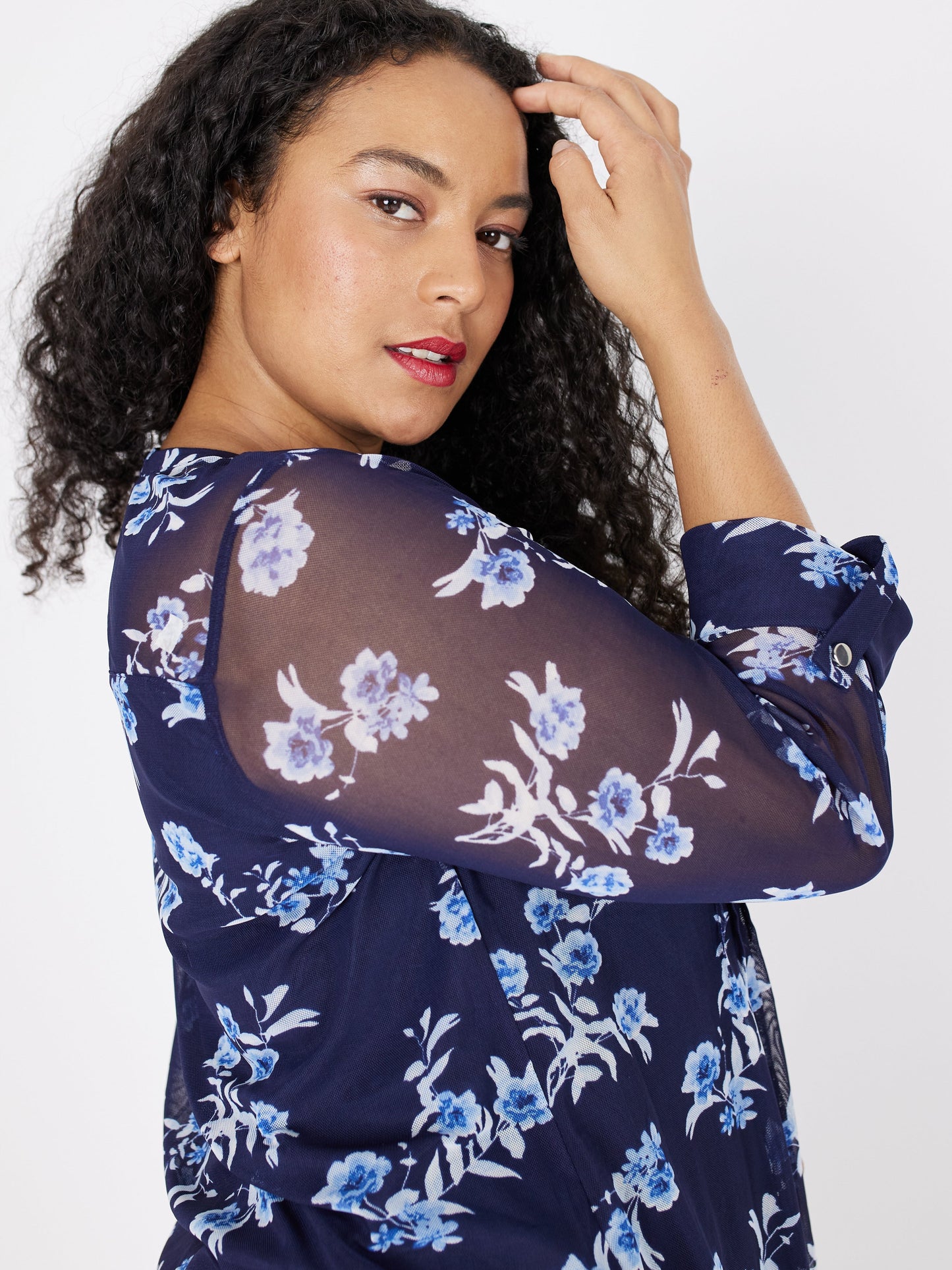 Roz & Ali Blue Mesh Floral Popover - Plus