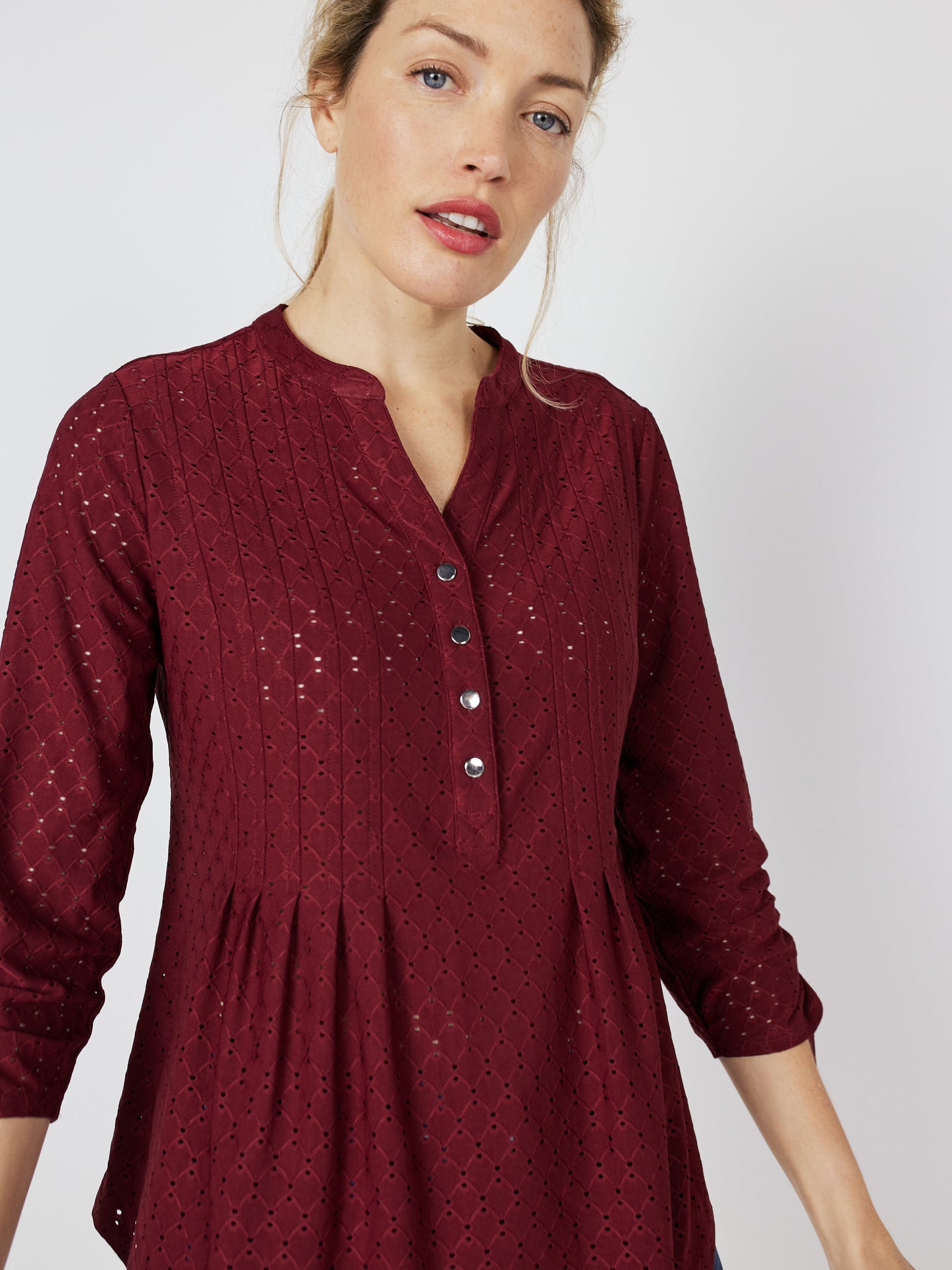 Roz & Ali Red Eyelet Tie Sleeve Popover