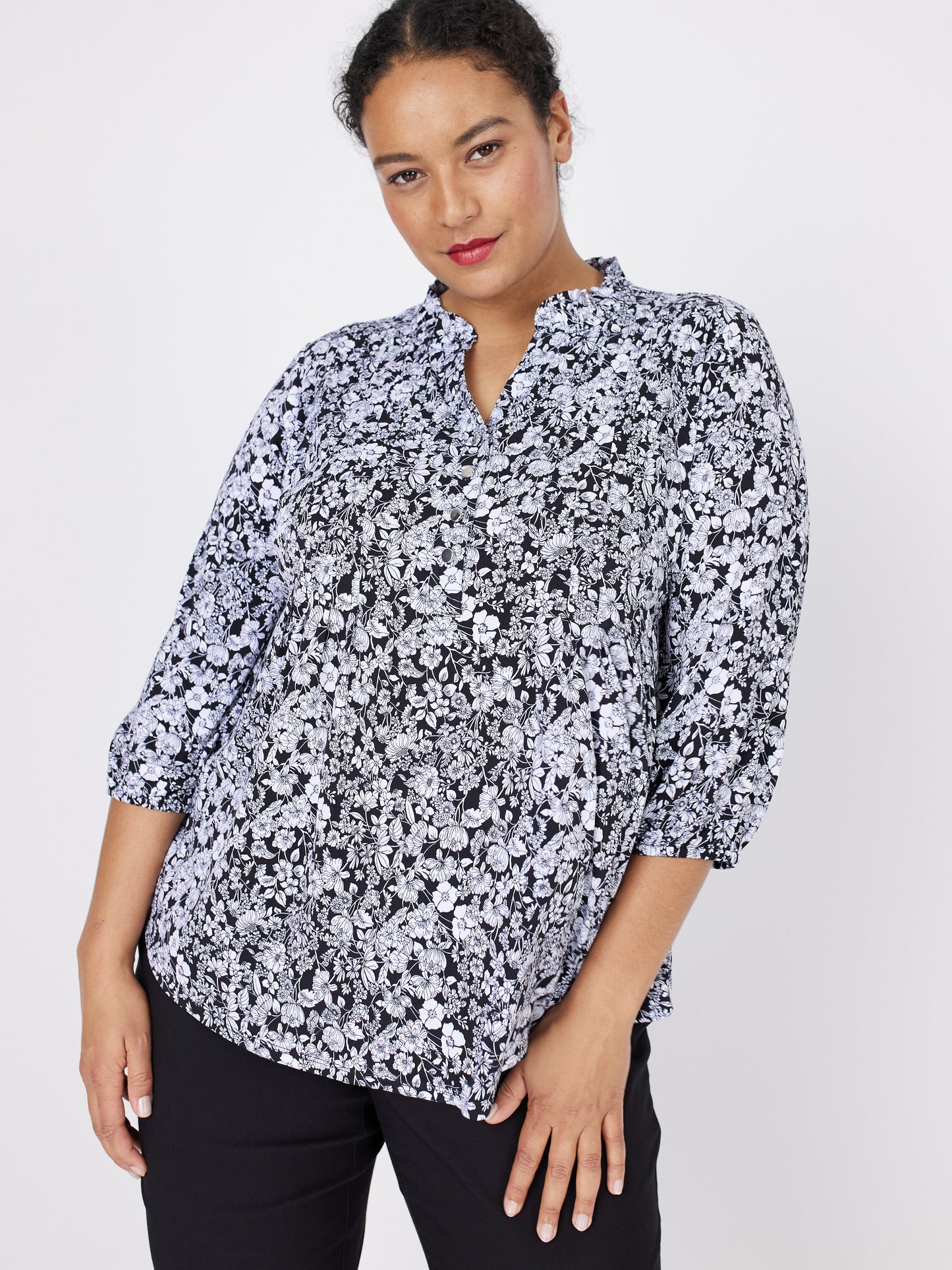 Roz & Ali Floral Ruffle Neck Popover - Plus